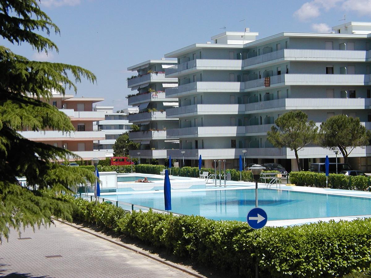 Appartamenti Valbella Con Piscina Bibione Buitenkant foto